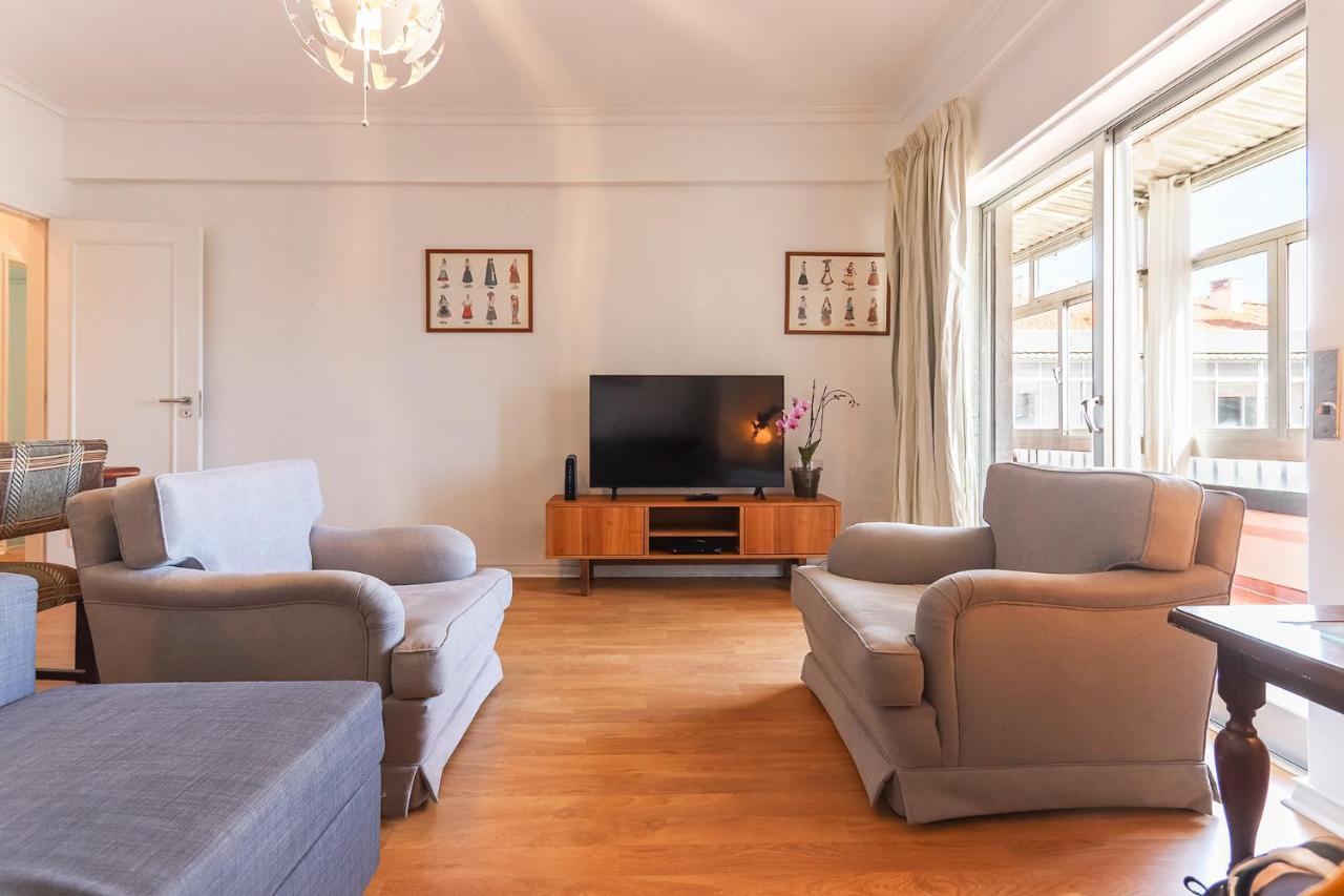 Appartamento Oeiras Balcony By Hosty Esterno foto