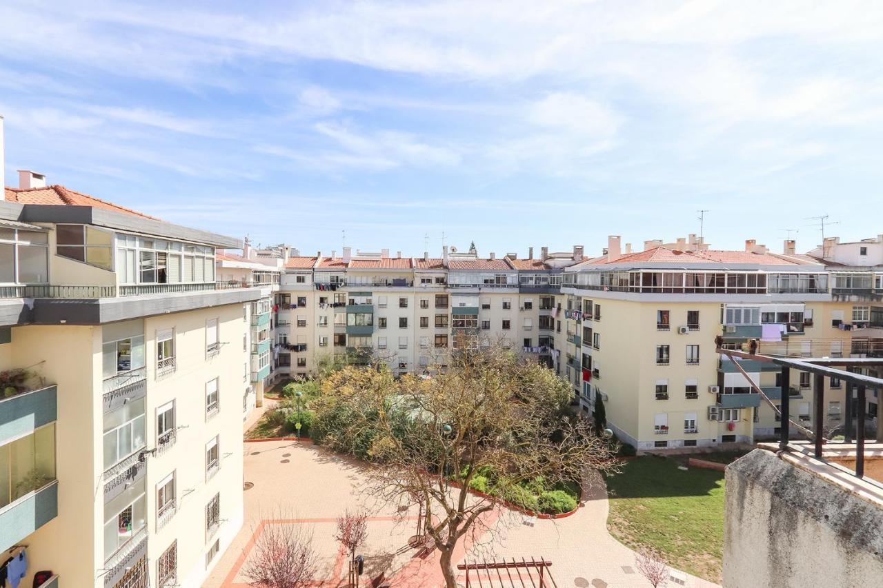 Appartamento Oeiras Balcony By Hosty Esterno foto