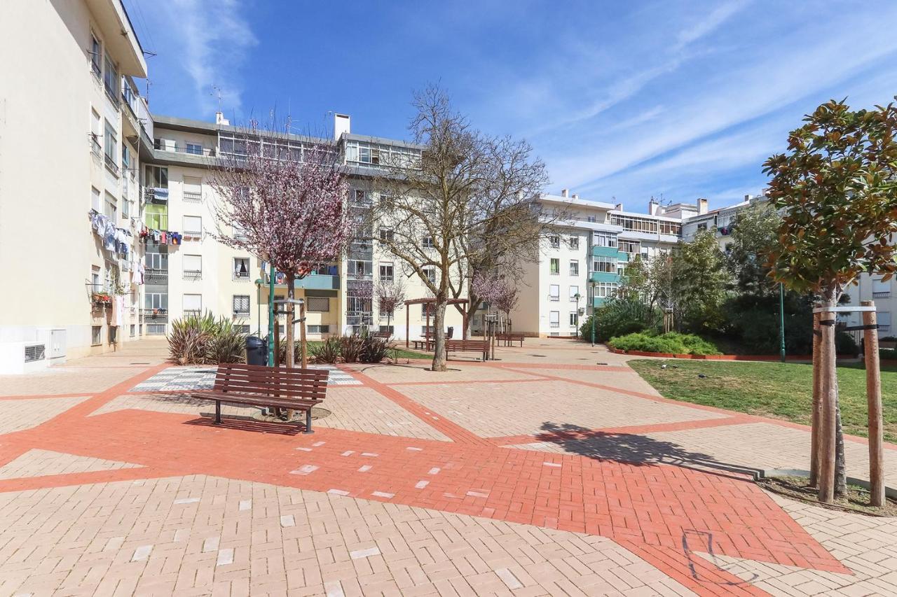 Appartamento Oeiras Balcony By Hosty Esterno foto